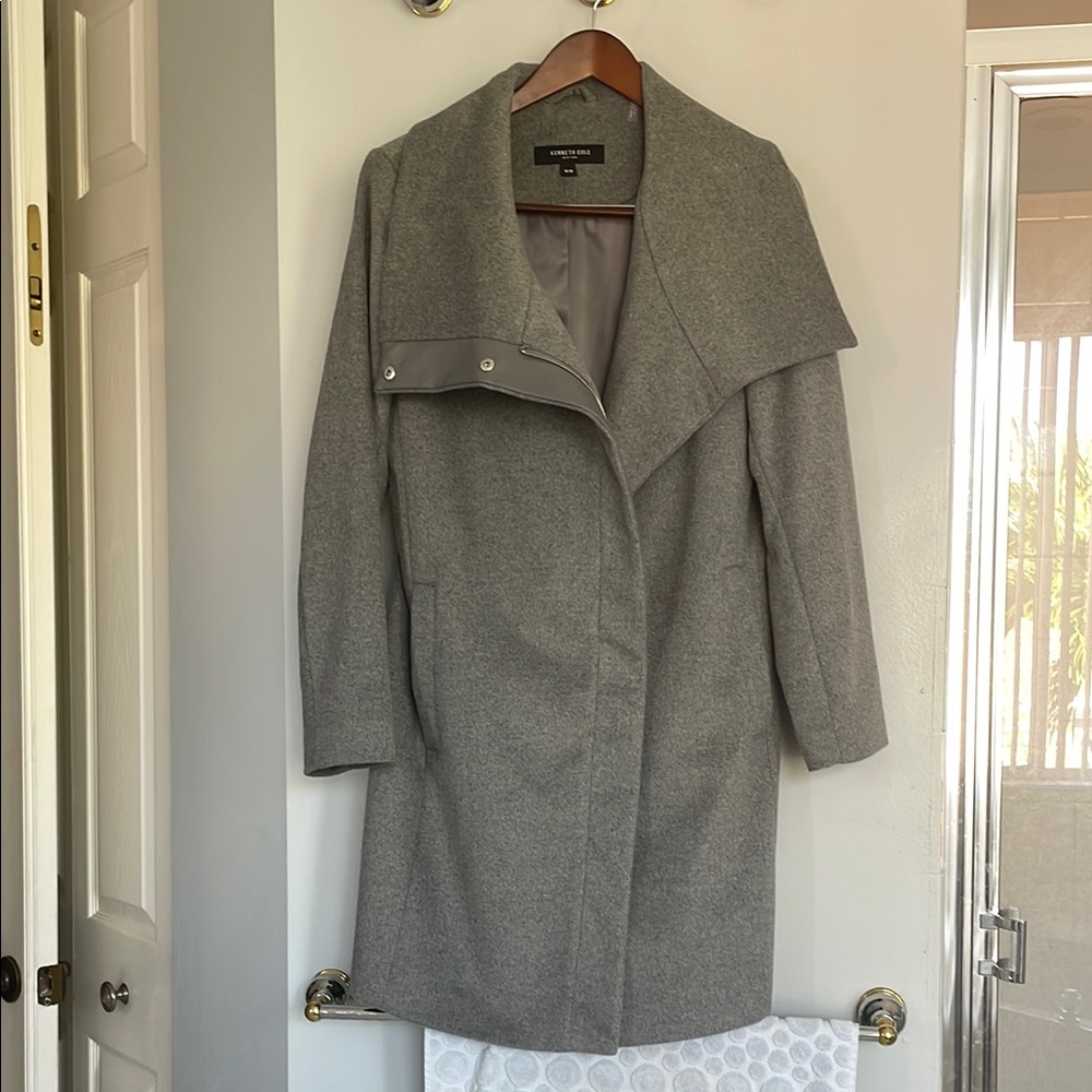 Kenneth Cole New York Gray Pea Coat with Large Collar and Fitted Silhouette